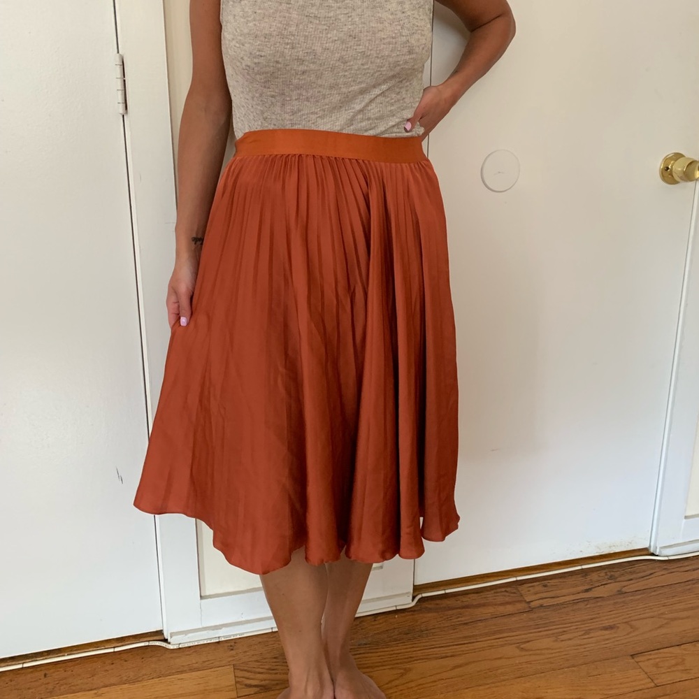 Pleated red/gold swing skirt